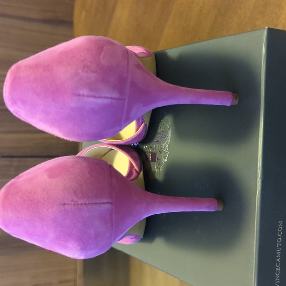 Vince Camuto Pointed Heels - Picture 7 of 7